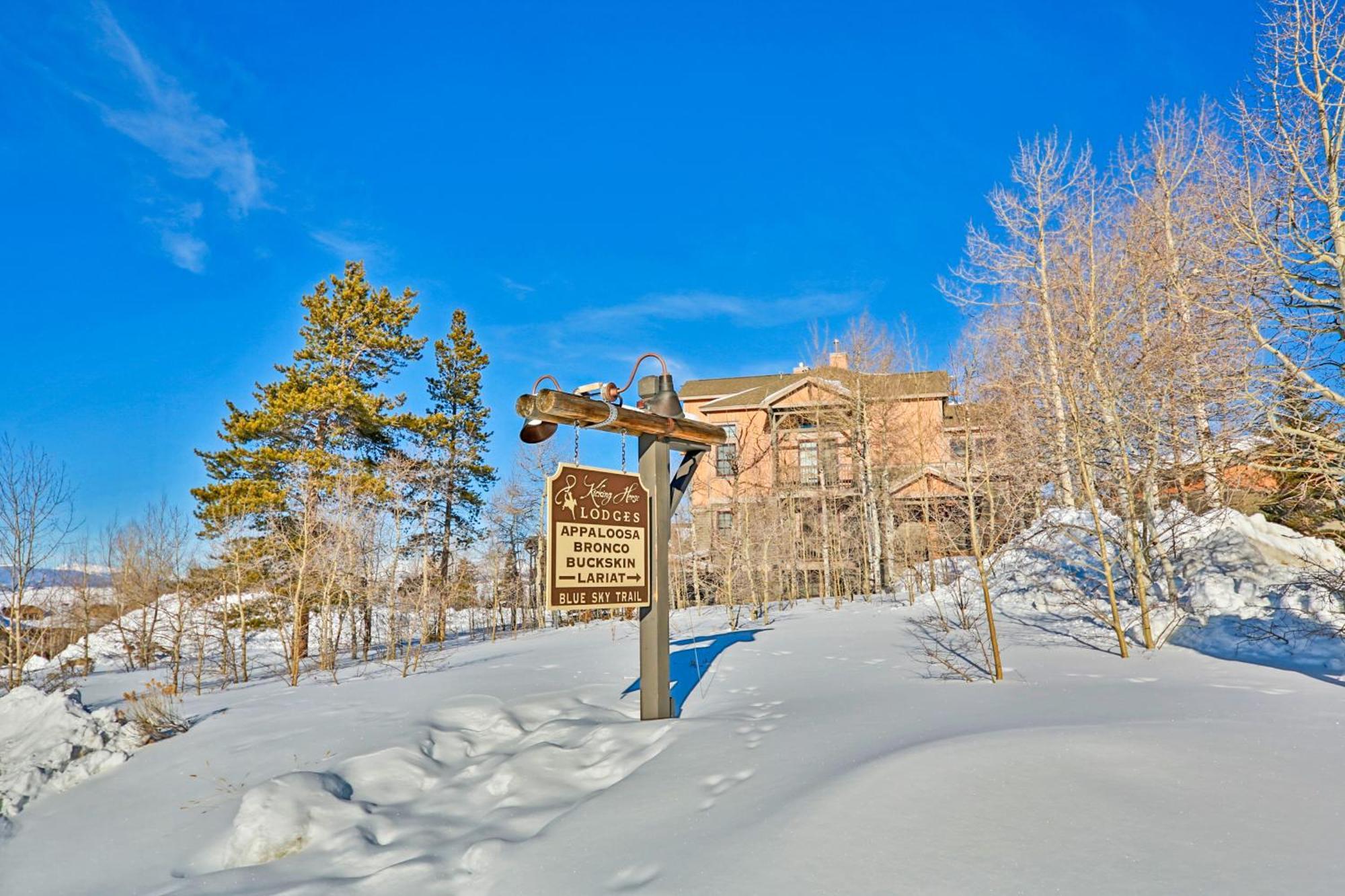 Kicking Horse Lodges 3-202 グランビー エクステリア 写真