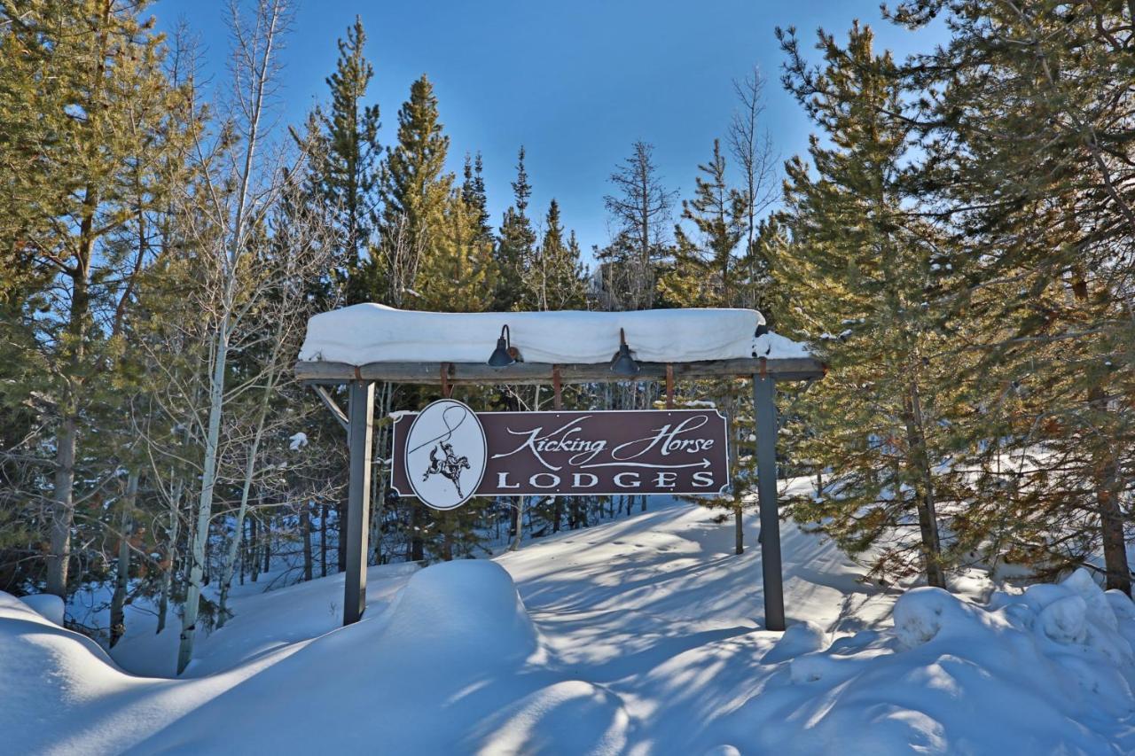 Kicking Horse Lodges 3-202 グランビー エクステリア 写真